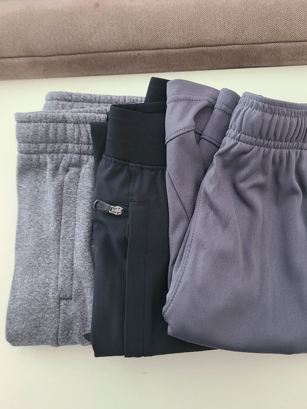 Lot Of 3 Boys Under Armour Junior Medium Gray Short Gray Fleece and Black Pants